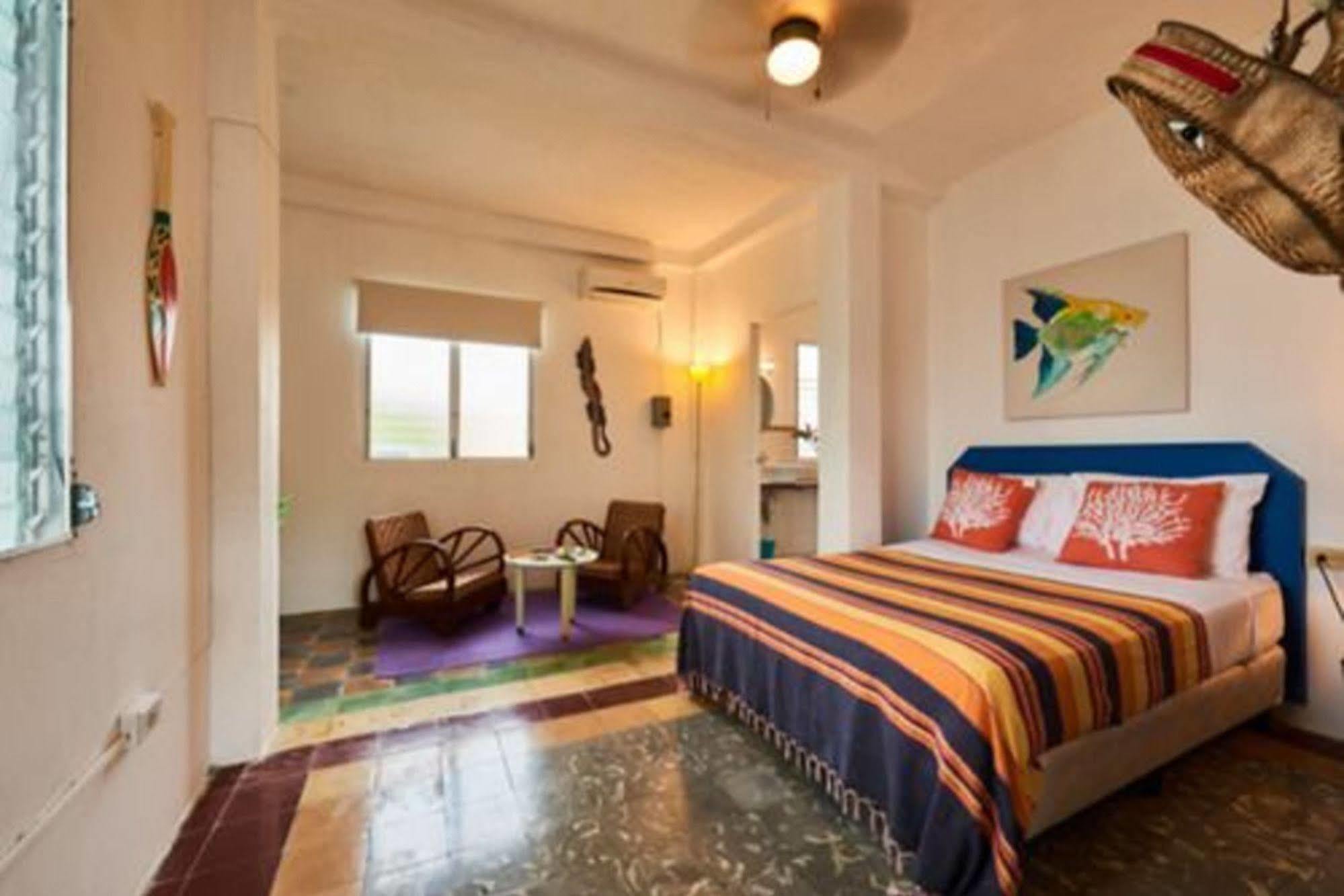 Casa Del Rayo Verde Hotelito Solidario Portobelo Exteriör bild